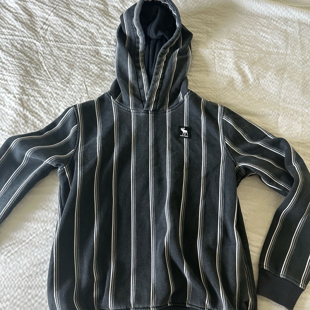 ✨3/$10✨ Abercrombie Kids pullover hoodie